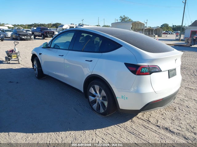 2023 TESLA MODEL Y 7SAYGDED0PF967658 Photo 2
