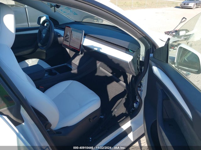 2023 TESLA MODEL Y 7SAYGDED0PF967658 Photo 4