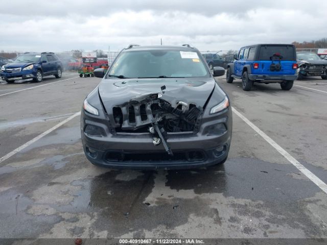 1C4PJMCS5FW589231 Jeep Cherokee Latitude