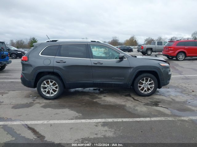 1C4PJMCS5FW589231 Jeep Cherokee Latitude
