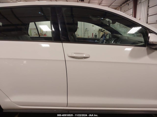 3VW447AU0HM008945 Volkswagen Golf Gti Se 4-door