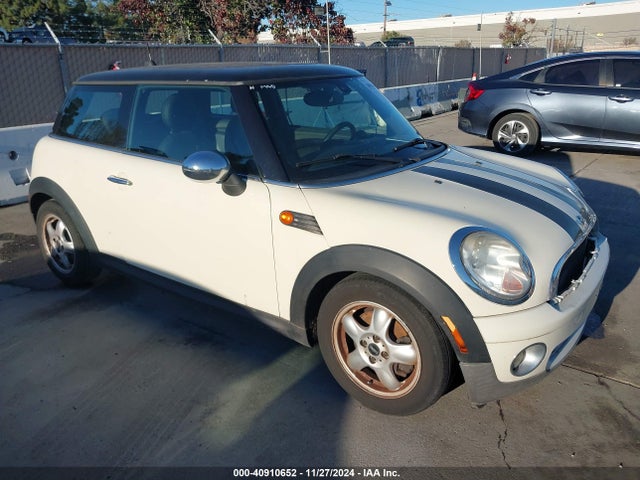 2008 MINI COOPER WMWMF33568TT67078 Photo 0