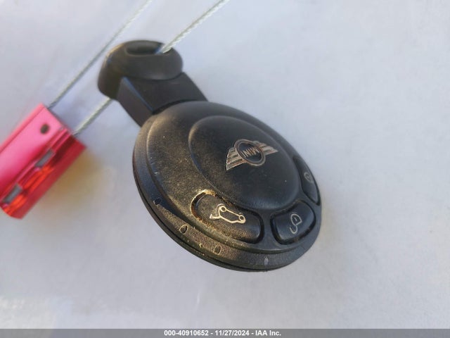 2008 MINI COOPER WMWMF33568TT67078 Photo 10