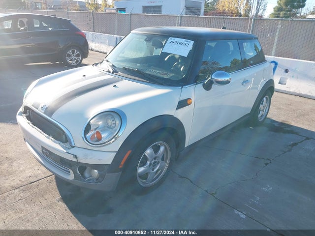 2008 MINI COOPER WMWMF33568TT67078 Photo 1