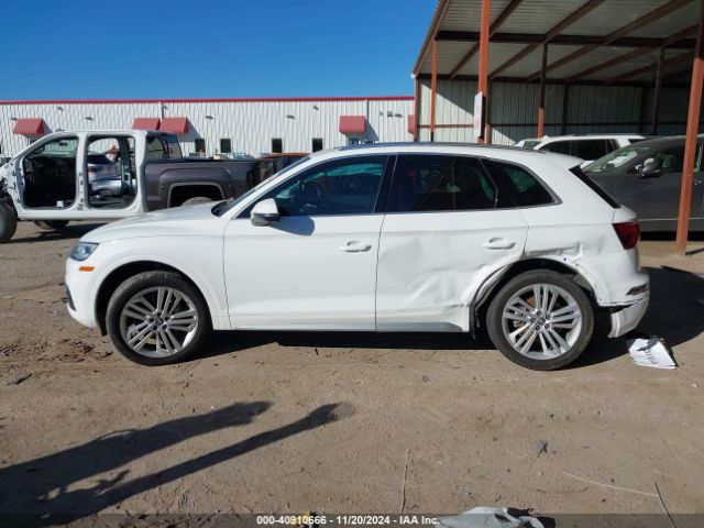 WA1BNAFY3J2211674 Audi Q5 2.0t Premium/2.0t Tech Premium