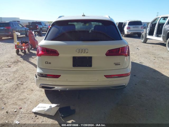 WA1BNAFY3J2211674 Audi Q5 2.0t Premium/2.0t Tech Premium