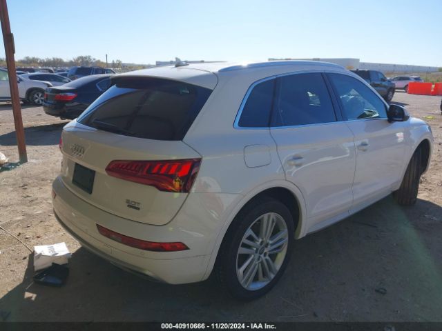 WA1BNAFY3J2211674 Audi Q5 2.0t Premium/2.0t Tech Premium