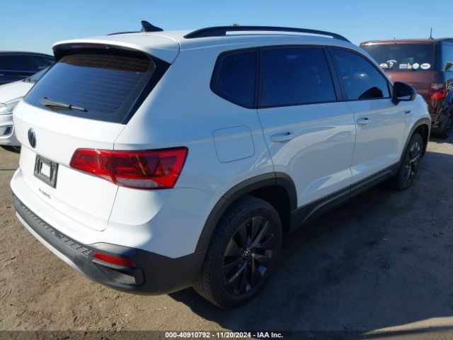 3VVDX7B23NM049428 Volkswagen Taos 1.5t S
