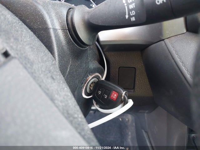 Toyota RAV4 LE 2018 JTMZFREV7JJ181964 Image 11