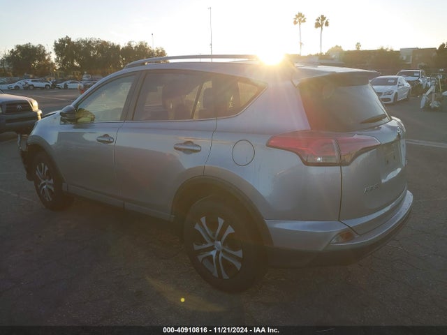 Toyota RAV4 LE 2018 JTMZFREV7JJ181964 Image 3