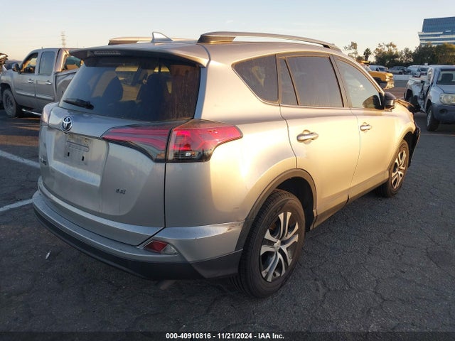 Toyota RAV4 LE 2018 JTMZFREV7JJ181964 Image 4