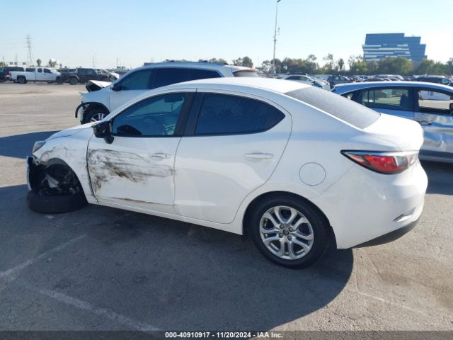 3MYDLBYV8HY174048 Toyota YARIS IA