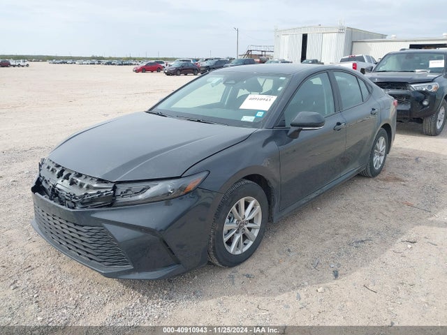 Toyota CAMRY LE 2025 4T1DAACK7SU520401 Image 2