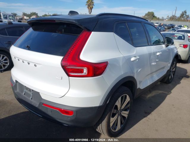 2023 VOLVO XC40 RECHARGE PURE ELECTRIC YV4ED3UW1P2078003 Photo 3