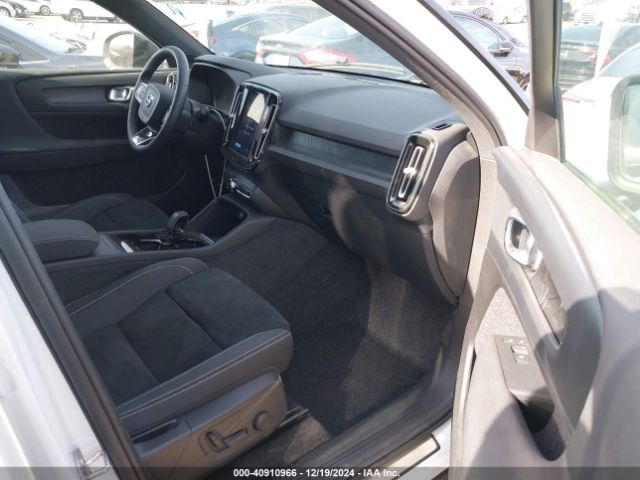 2023 VOLVO XC40 RECHARGE PURE ELECTRIC YV4ED3UW1P2078003 Photo 4