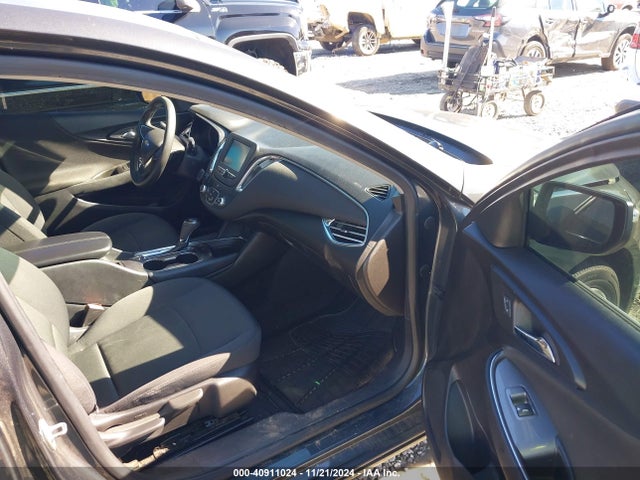 1G1ZE5ST4HF156542 Chevrolet MALIBU 1LT