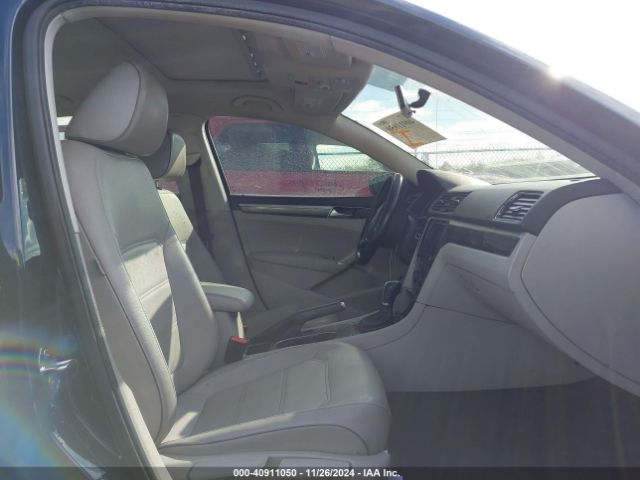 1VWBA7A3XJC011284 Volkswagen Passat 2.0t Se