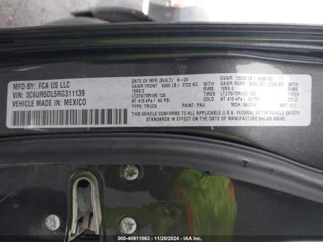 3C6UR5DL5RG311139 RAM 2500 Big Horn  4x4 6'4 Box