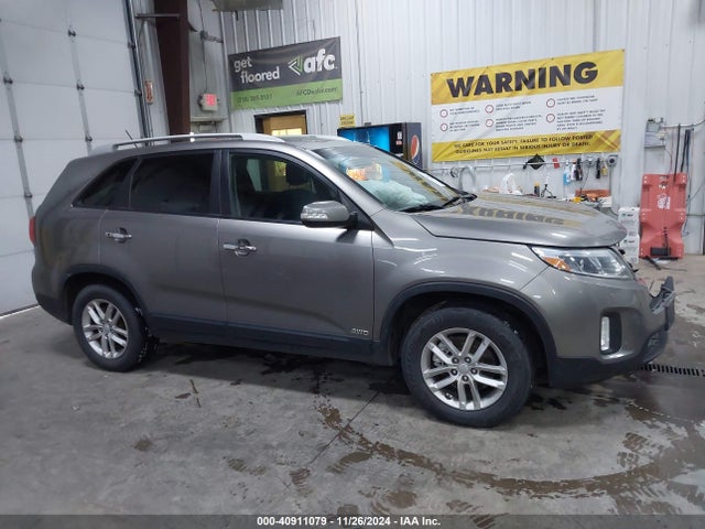 KIA Sorento Lx V6 2015 5XYKTDA7XFG609781 Image 13
