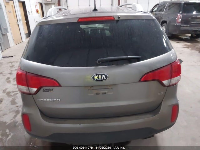 KIA Sorento Lx V6 2015 5XYKTDA7XFG609781 Image 16