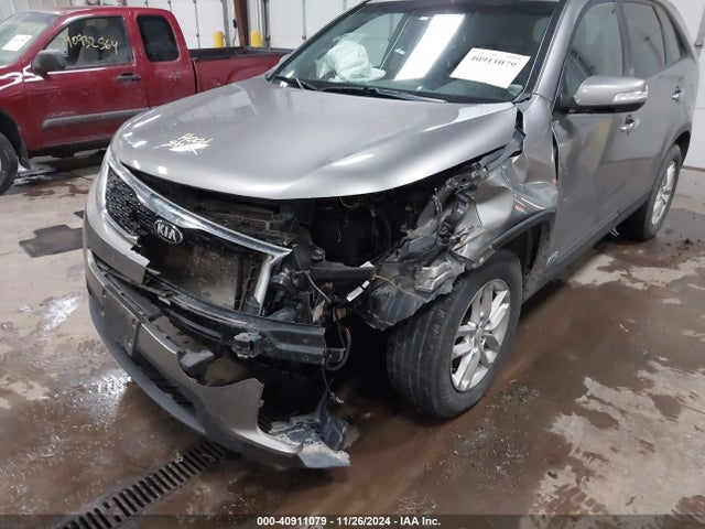 KIA Sorento Lx V6 2015 5XYKTDA7XFG609781 Image 6