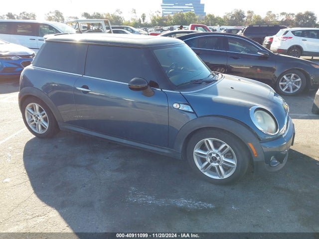 2011 MINI COOPER S WMWSV3C53BTY10899 Photo 0