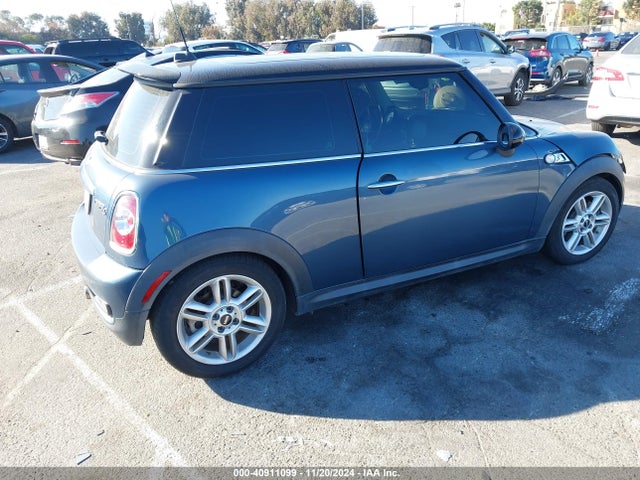 2011 MINI COOPER S WMWSV3C53BTY10899 Photo 3