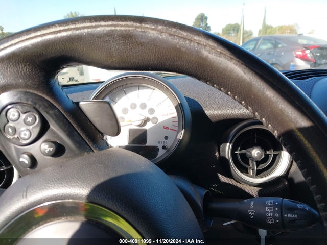 2011 MINI COOPER S WMWSV3C53BTY10899 Photo 6