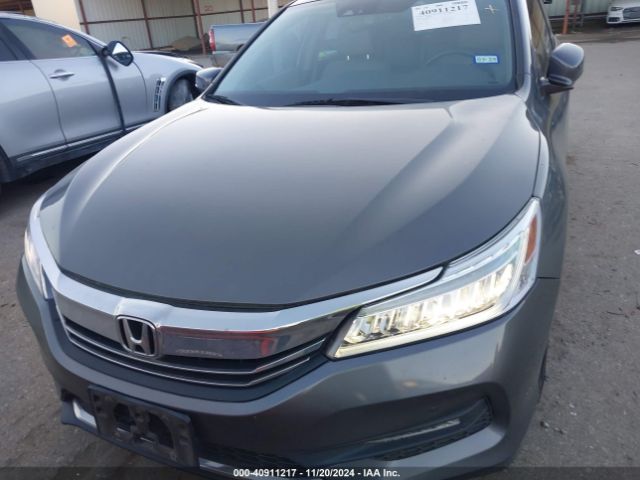 1HGCR3F91GA020032 Honda Accord Touring
