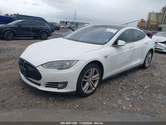 Tesla MODEL S 2014 5YJSA1S11EFP41087 Image 2