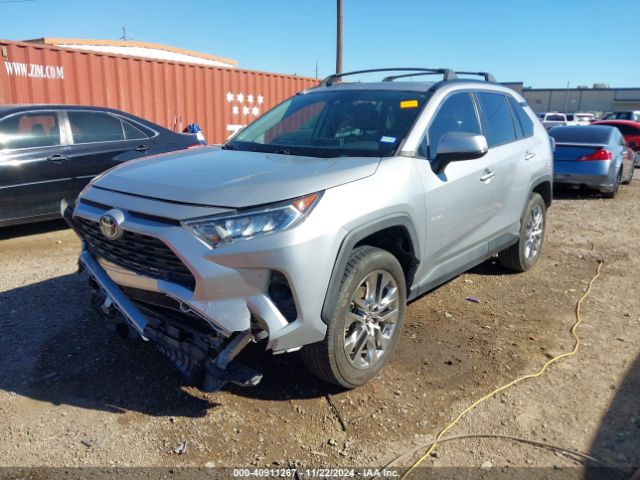 2T3C1RFVXLW095426 Toyota Rav4 Xle Premium