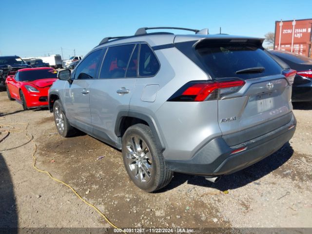 2T3C1RFVXLW095426 Toyota Rav4 Xle Premium