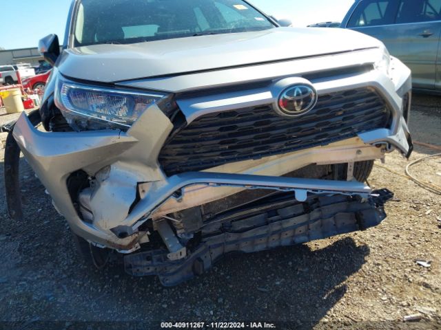 2T3C1RFVXLW095426 Toyota Rav4 Xle Premium