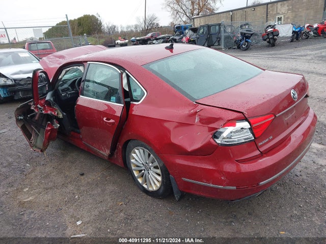 1VWBT7A30GC053305 Volkswagen Passat 1.8t Se