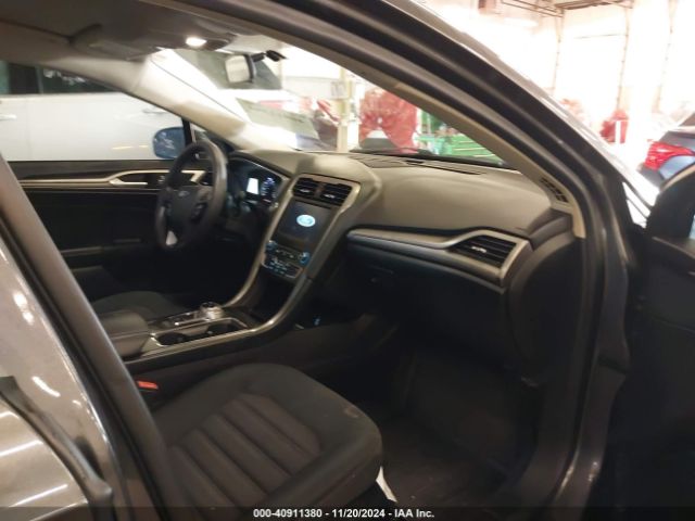 3FA6P0HD0JR186983 Ford FUSION SE