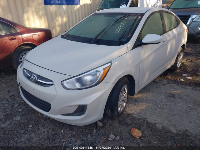 Hyundai ACCENT SE 2017 KMHCT4AEXHU237374 Image 2