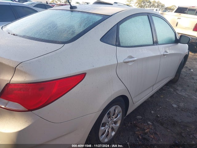Hyundai ACCENT SE 2017 KMHCT4AEXHU237374 Image 4