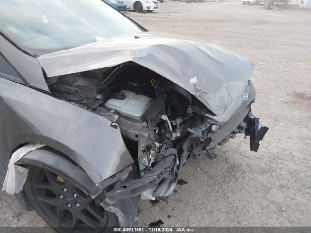1FADP3K28GL311669 Ford FOCUS SE