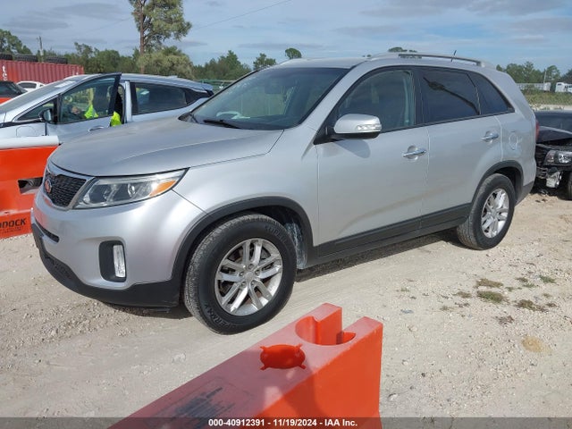 KIA SORENTO LX 2014 5XYKT3A66EG437975 Image 2