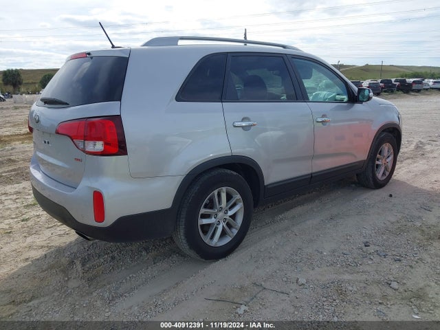 KIA SORENTO LX 2014 5XYKT3A66EG437975 Image 4