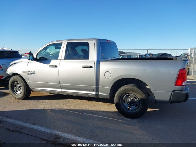 3C6RR6KTXKG712304 RAM 1500 Classic Tradesman  4x2 5'7 Box