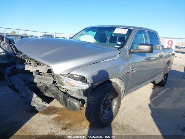 3C6RR6KTXKG712304 RAM 1500 Classic Tradesman  4x2 5'7 Box