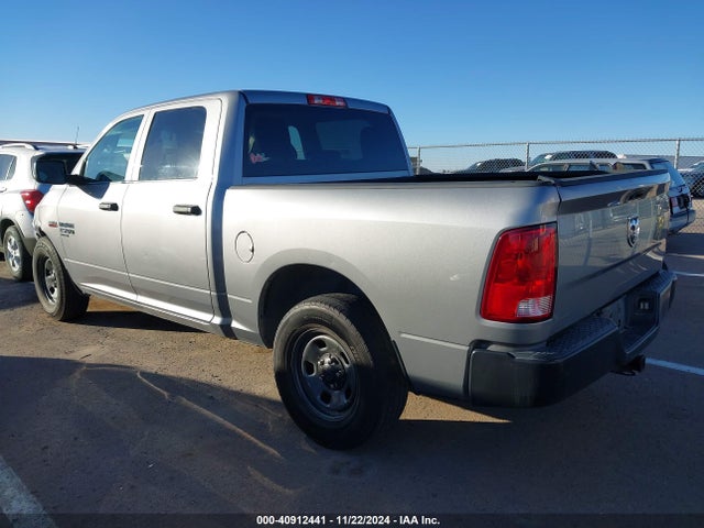 3C6RR6KTXKG712304 RAM 1500 Classic Tradesman  4x2 5'7 Box