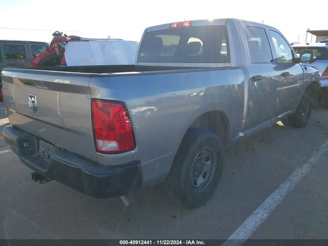 3C6RR6KTXKG712304 RAM 1500 Classic Tradesman  4x2 5'7 Box