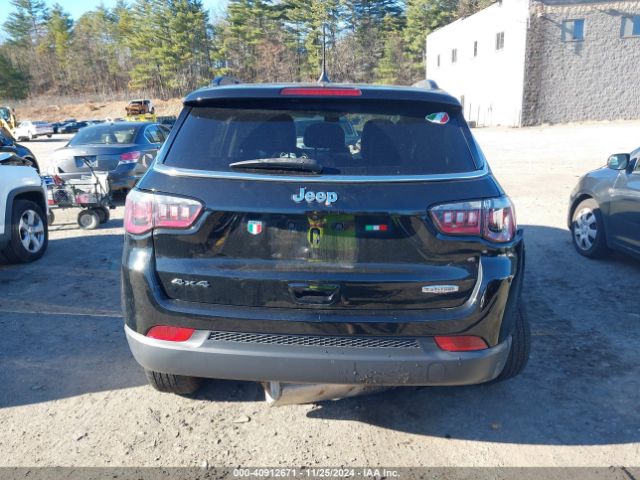 3C4NJDBB9KT656695 Jeep Compass Latitude 4x4