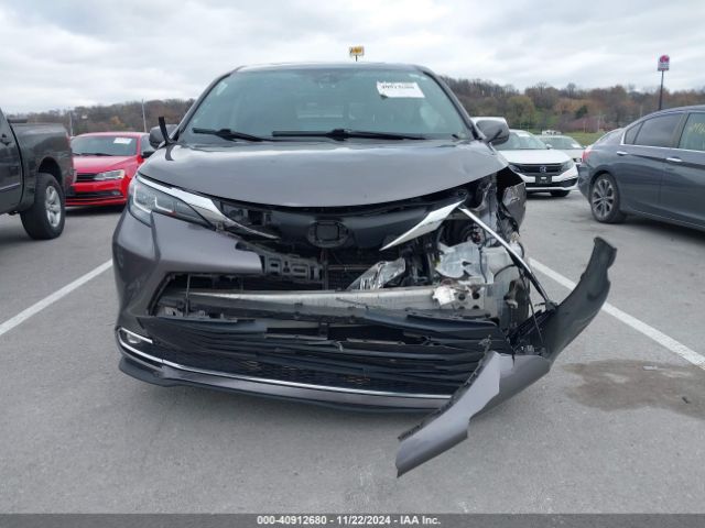 5TDYRKEC1MS008618 Toyota SIENNA XLE