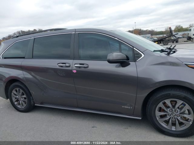 5TDYRKEC1MS008618 Toyota SIENNA XLE