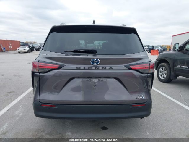 5TDYRKEC1MS008618 Toyota SIENNA XLE