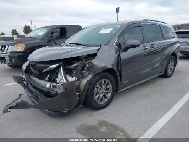 5TDYRKEC1MS008618 Toyota SIENNA XLE