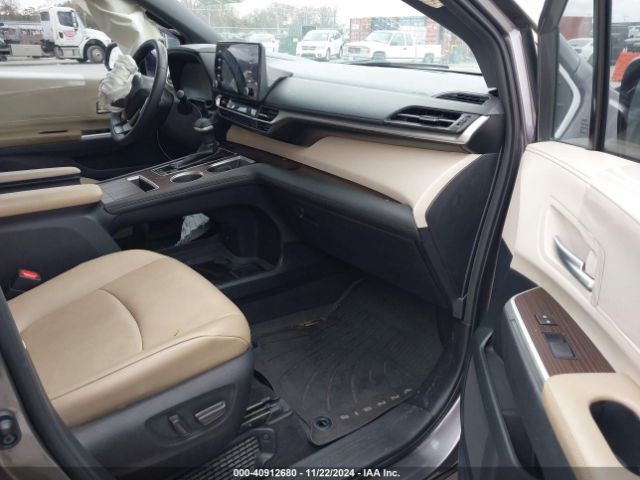 5TDYRKEC1MS008618 Toyota SIENNA XLE